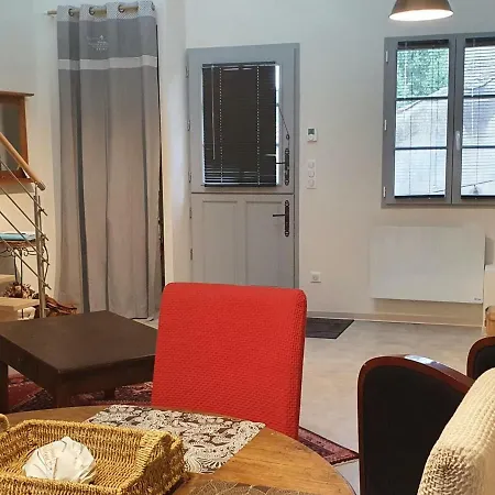 Appartement Bourbon-l'archambault, 2 Pieces, 2 Personnes - Fr-1-489-207 Bourbon-lʼArchambault